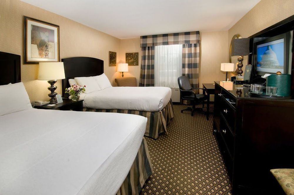 Clarion Hotel & Conference Center Leesburg Chambre photo